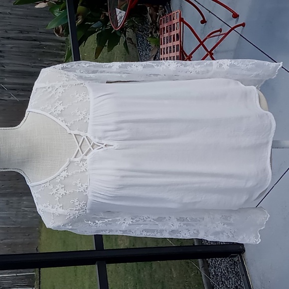 Hollister Women's Lace Long Bell Sleeve White Blouse Size XS - Picture 1 of 12